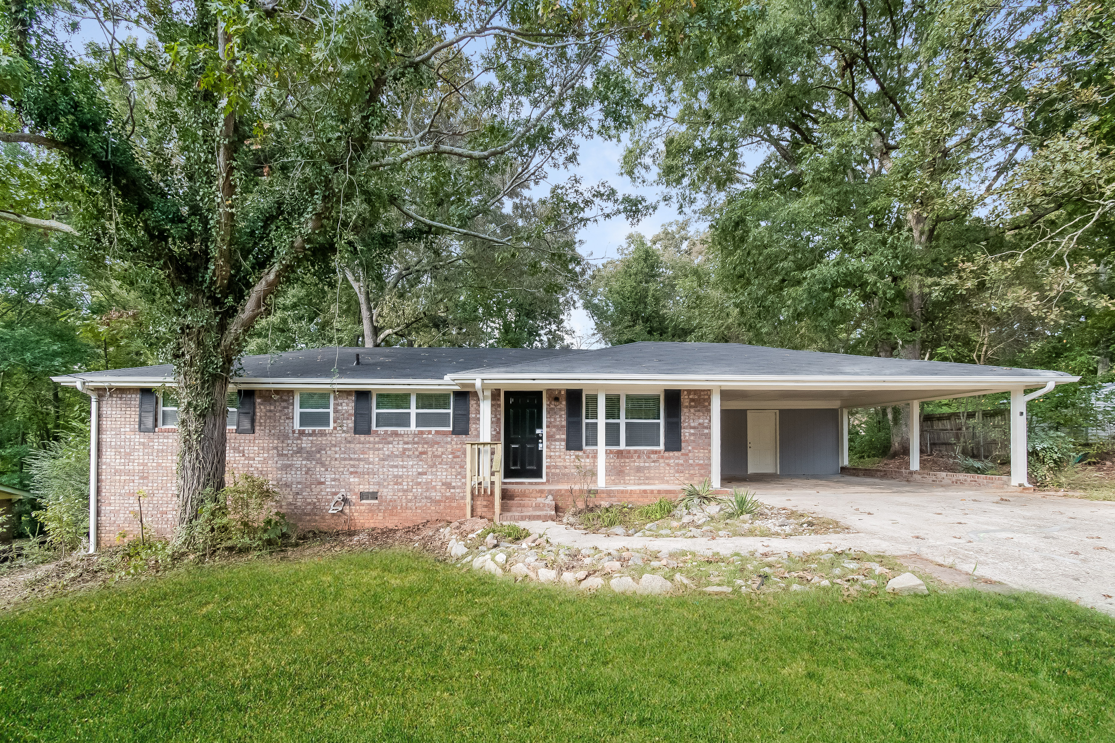 6200 King Arthur Dr Douglasville, GA 30135